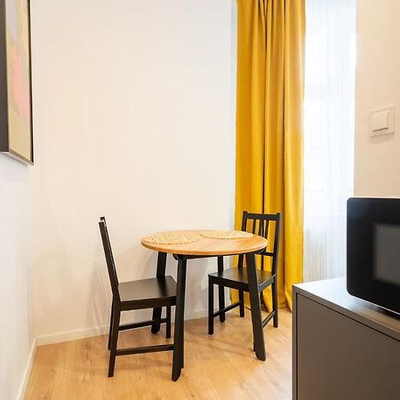 Elegant Very Berry Studios In Poznan Center By Noclegi Renters Exterior photo