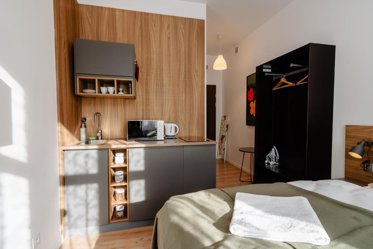 Elegant Very Berry Studios In Poznan Center By Noclegi Renters Exterior photo