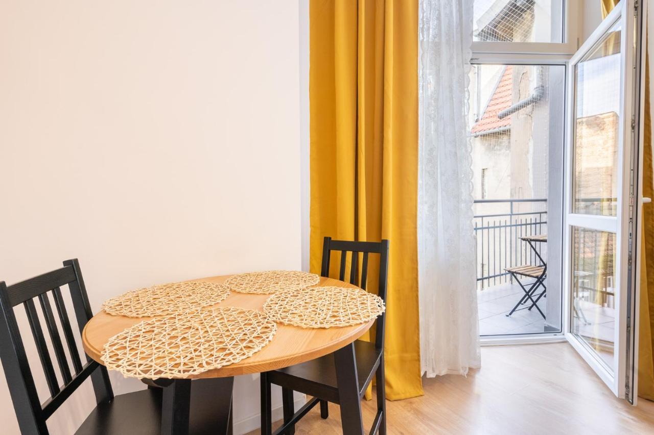 Elegant Very Berry Studios In Poznan Center By Noclegi Renters Exterior photo